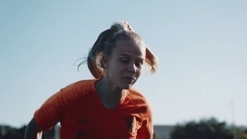 Calvé: Pindakaas - Oranje Leeuwinnen op verpakking