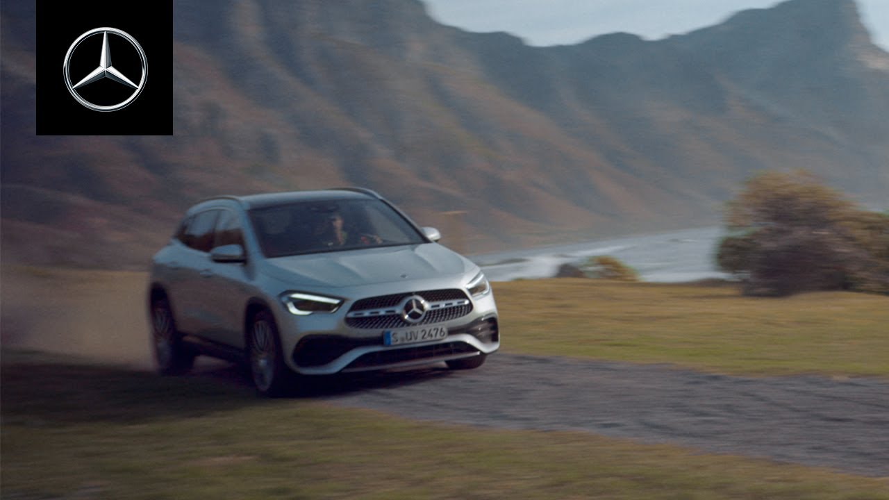 Mercedes: The new GLA - Hand free access