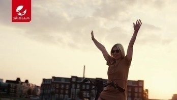 Stella: Wij zijn er ondersteboven van!