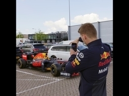 Jumbo: Spaaractie raceauto Max Verstappen